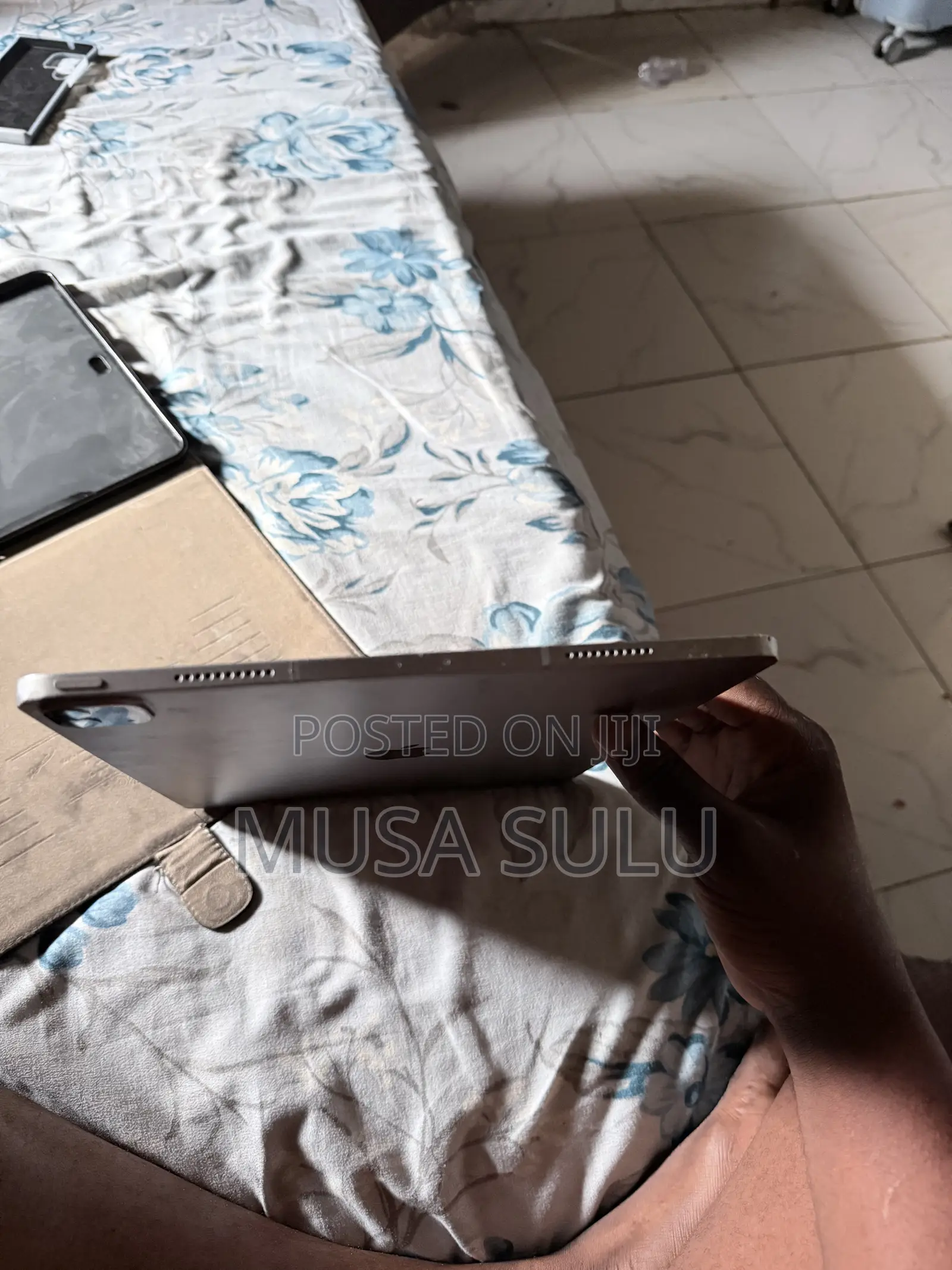 Apple iPad Pro 12.9 (2022) 256 GB Gray