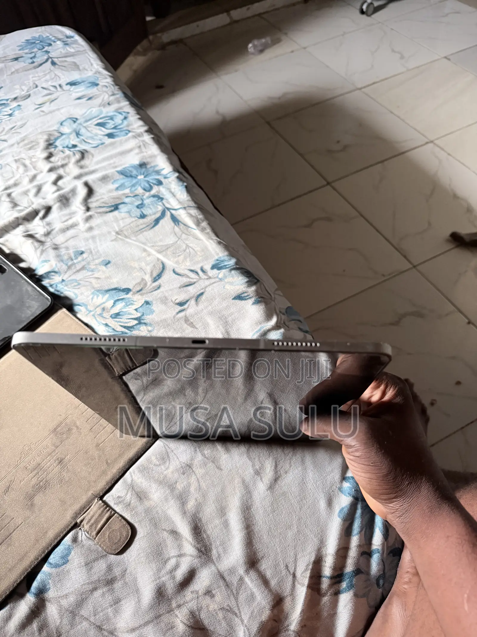 Apple iPad Pro 12.9 (2022) 256 GB Gray
