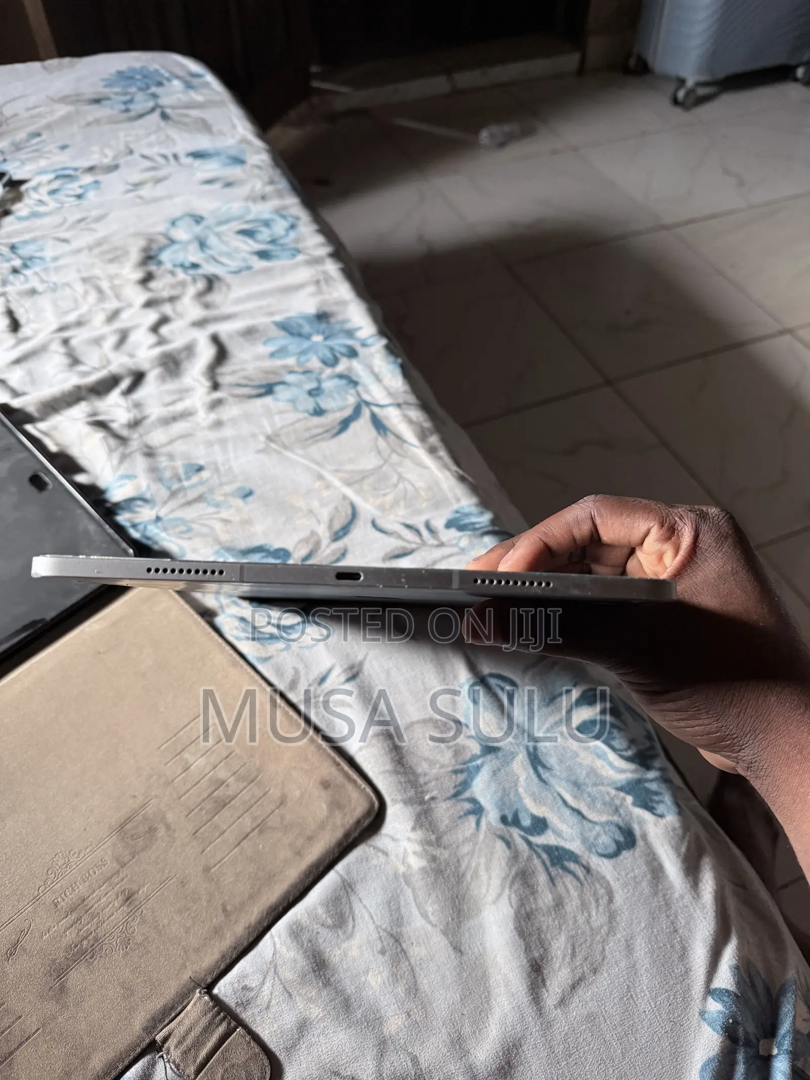 Apple iPad Pro 12.9 (2022) 256 GB Gray