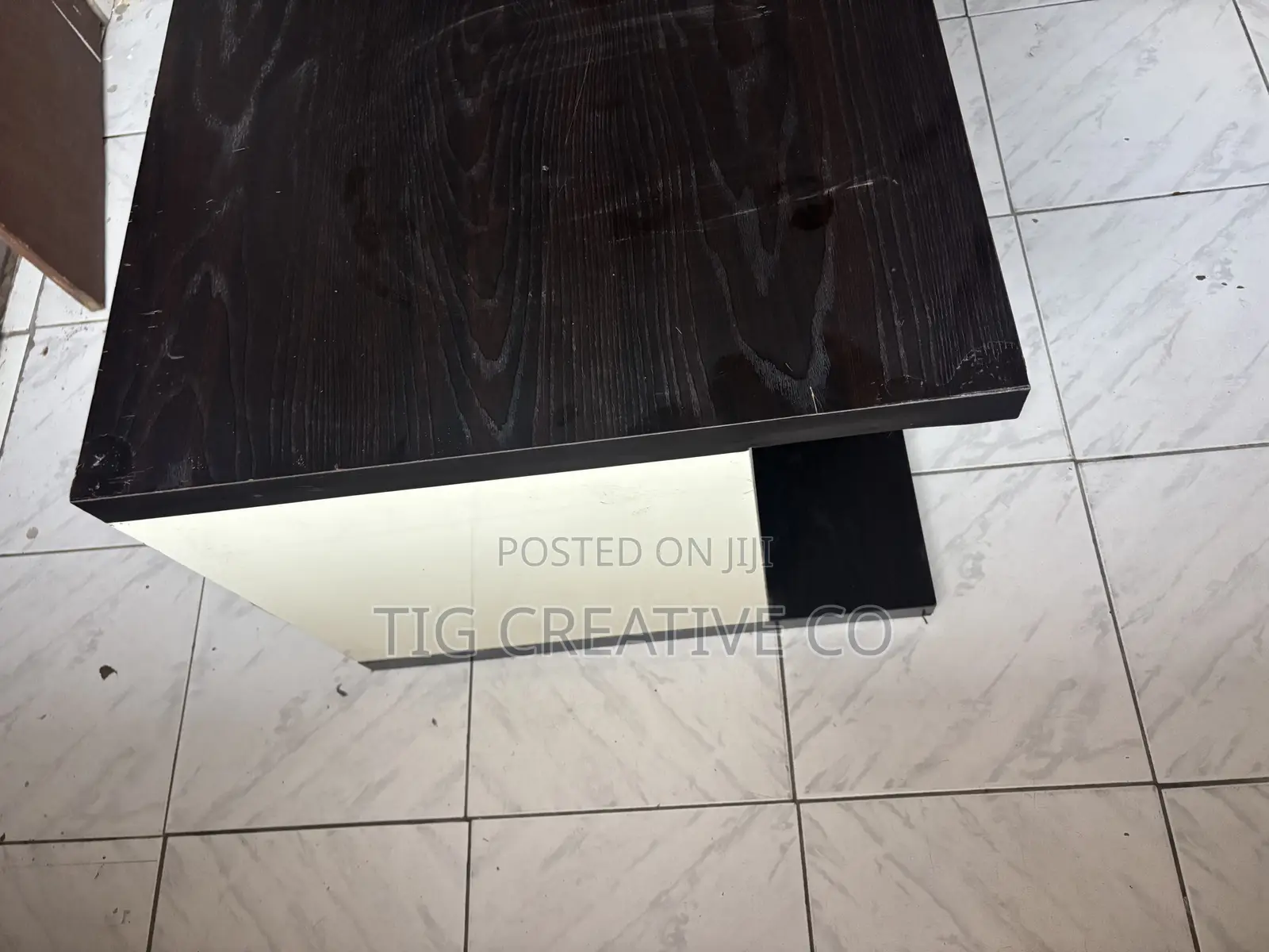 Modern Dual-Tone Coffee Table / Center Table