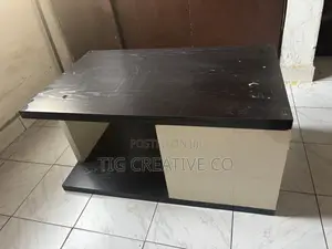 Modern Dual-Tone Coffee Table / Center Table