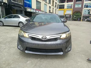 Toyota Camry LE 4dr Sedan (2.5L 4cyl 6A) 2012 Gray