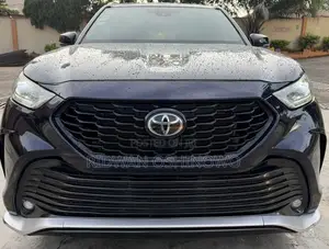 Toyota Highlander XSE 2021 Blue