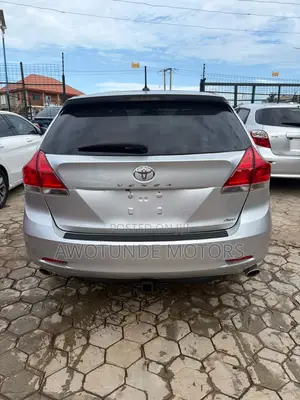 Toyota Venza 2010 Silver