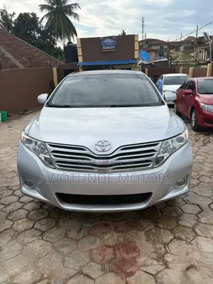 Toyota Venza 2010 Silver