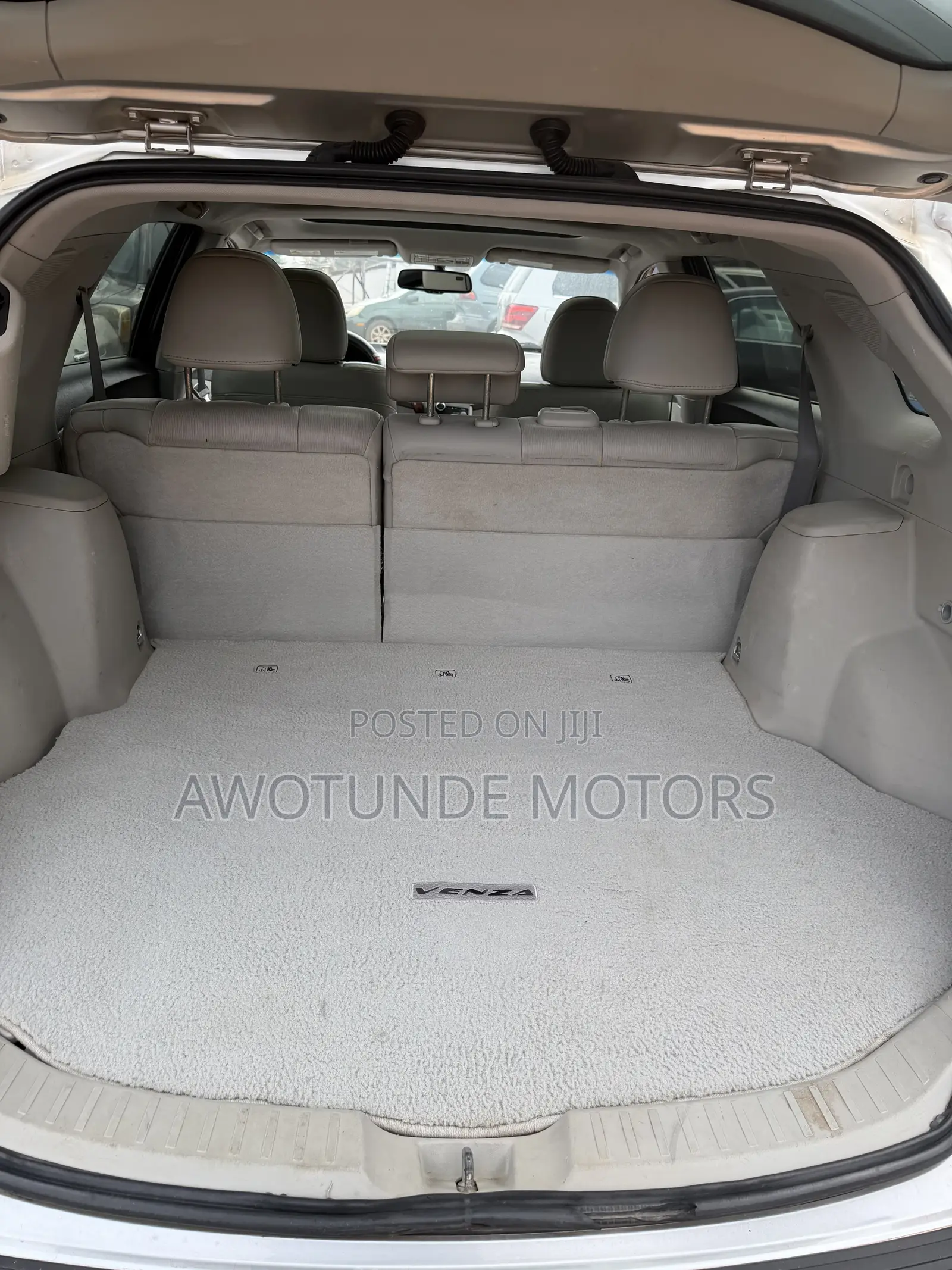 Toyota Venza 2010 Silver