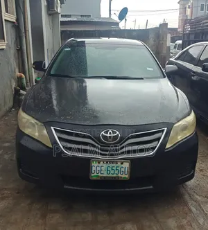 Toyota Camry LE 4dr Sedan (2.5L 4cyl 6AM) 2010 Gray