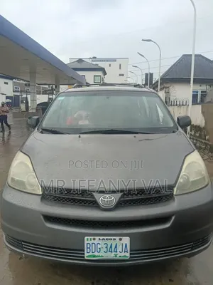 Toyota Sienna CE 2005 Gray