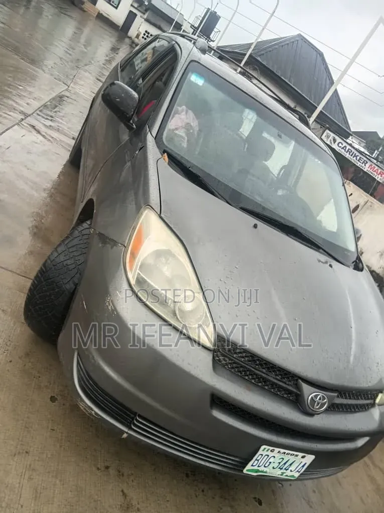 Toyota Sienna CE 2005 Gray