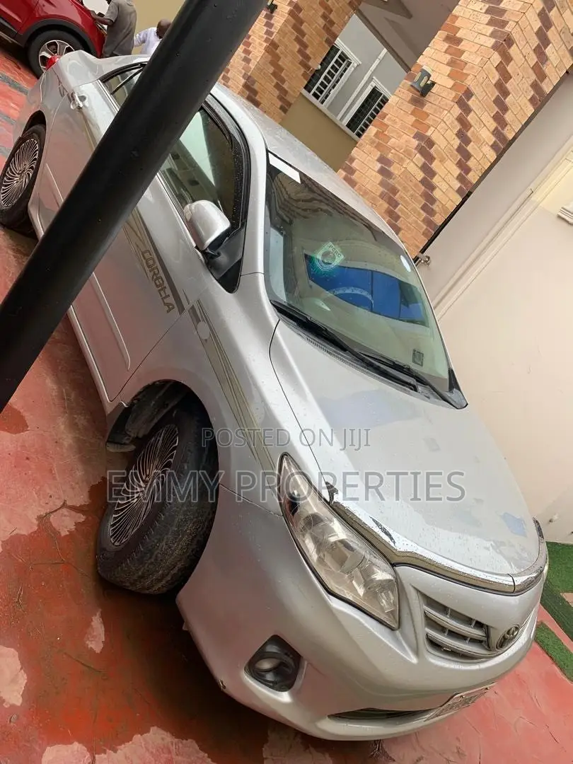 Toyota Corolla 2012 Silver