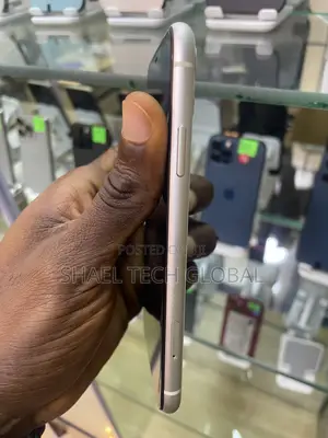 Apple iPhone 11 64 GB White