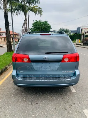 Toyota Sienna 2010