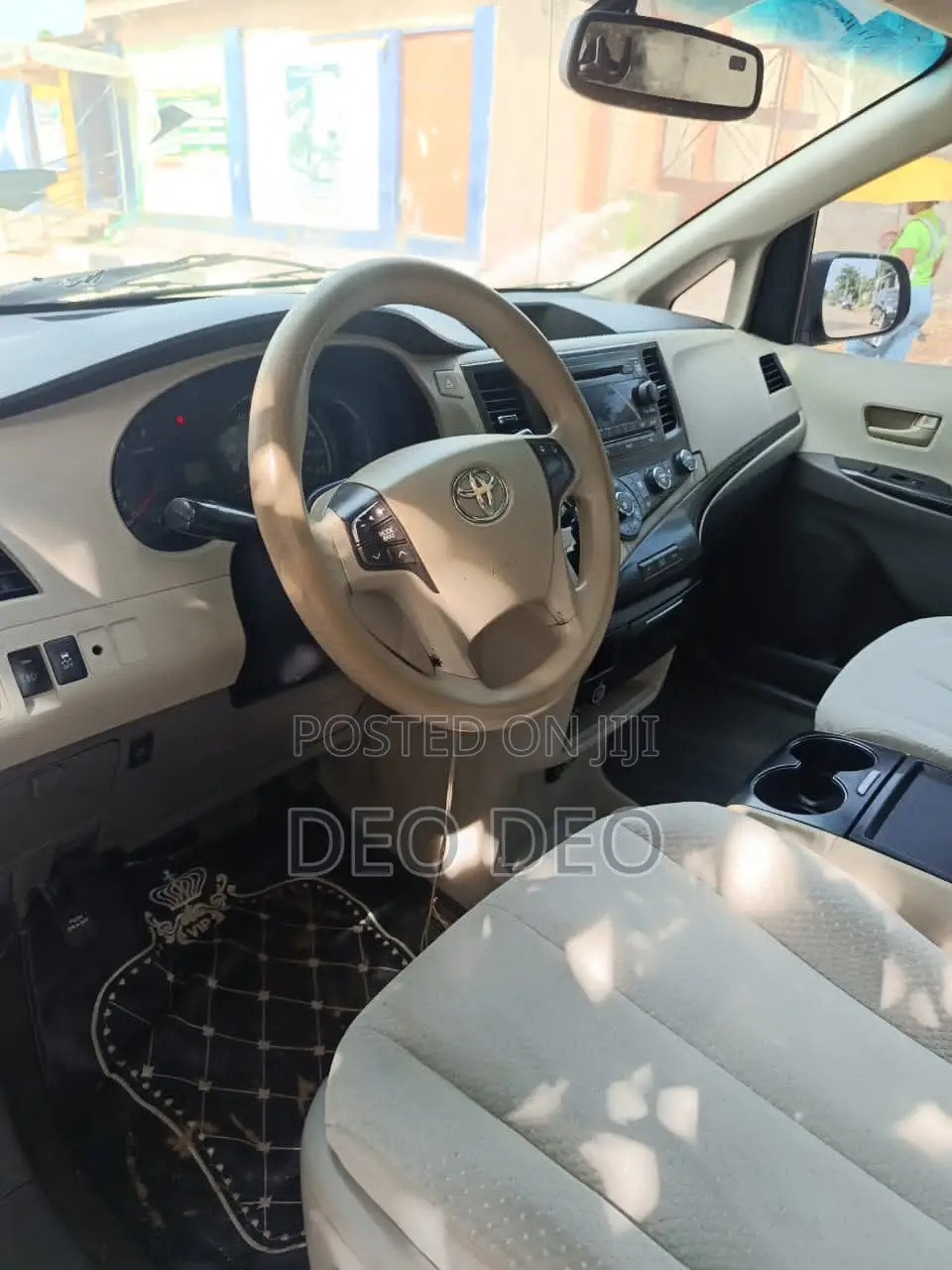 Toyota Sienna 2011 Silver
