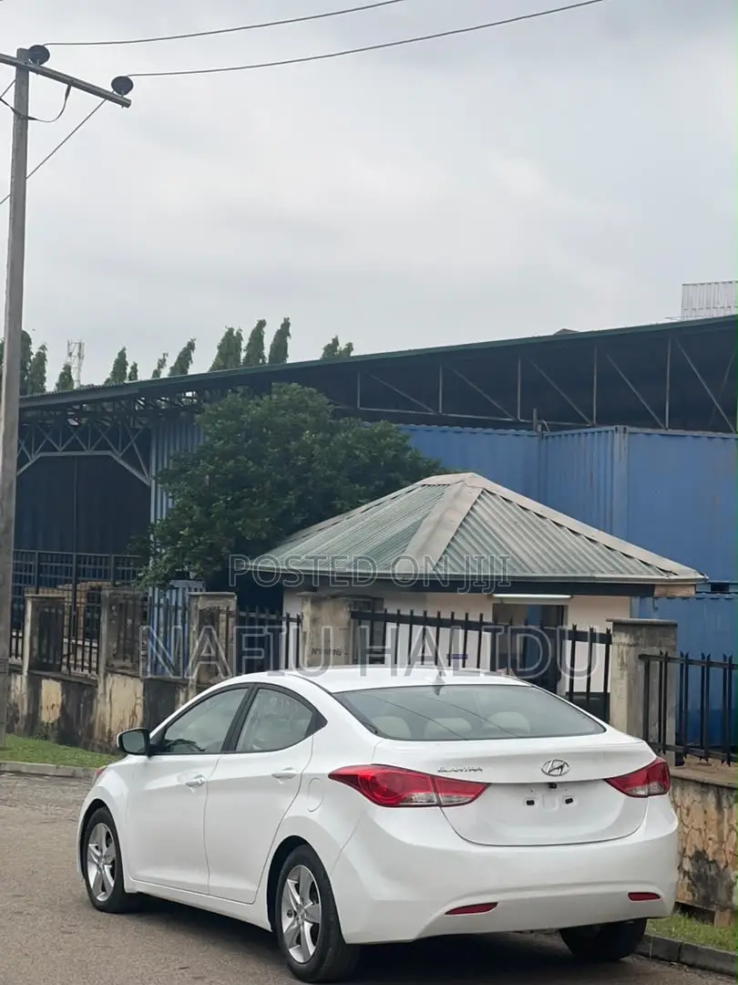 Hyundai Elantra 2013 White