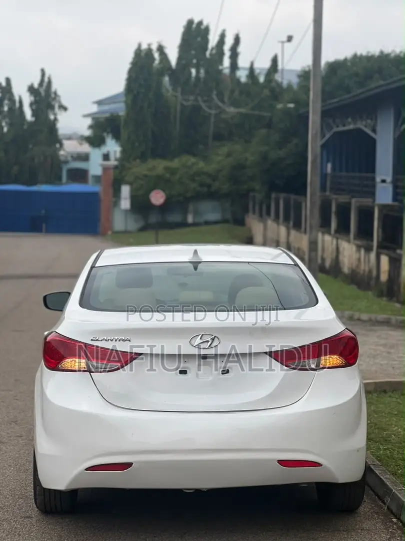 Hyundai Elantra 2013 White