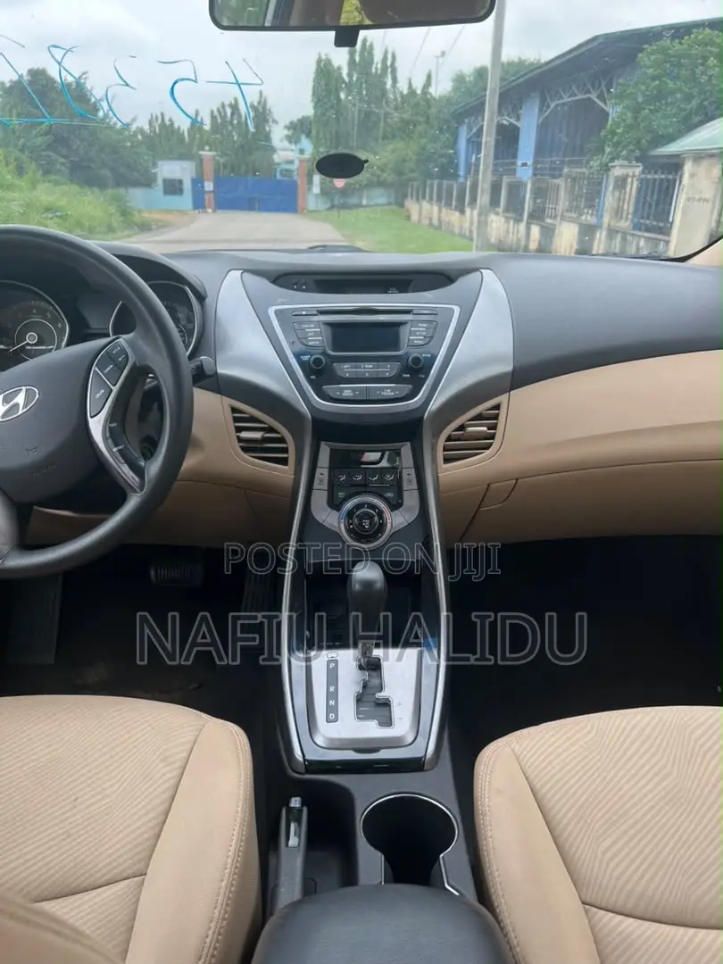 Hyundai Elantra 2013 White