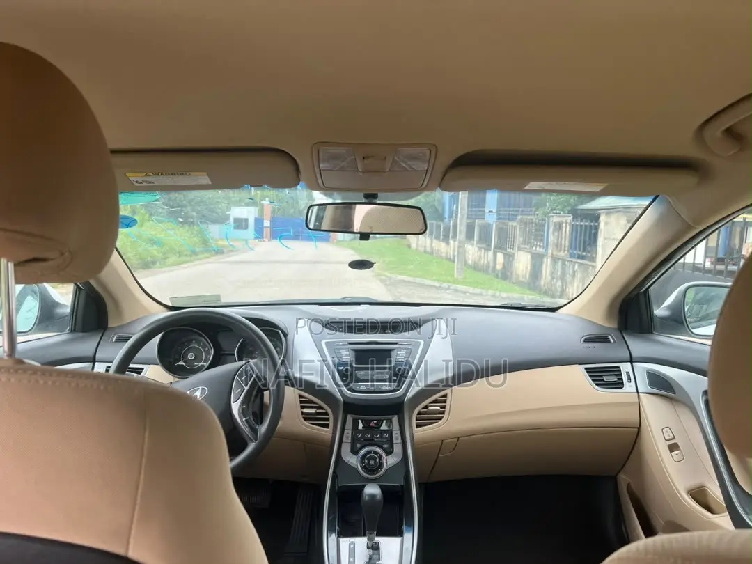 Hyundai Elantra 2013 White