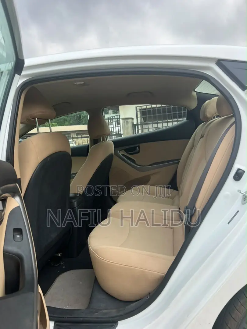 Hyundai Elantra 2013 White