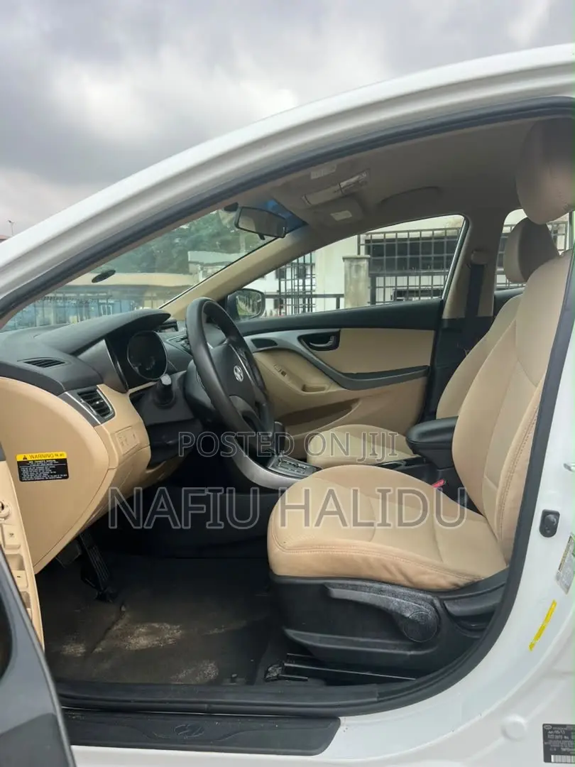 Hyundai Elantra 2013 White