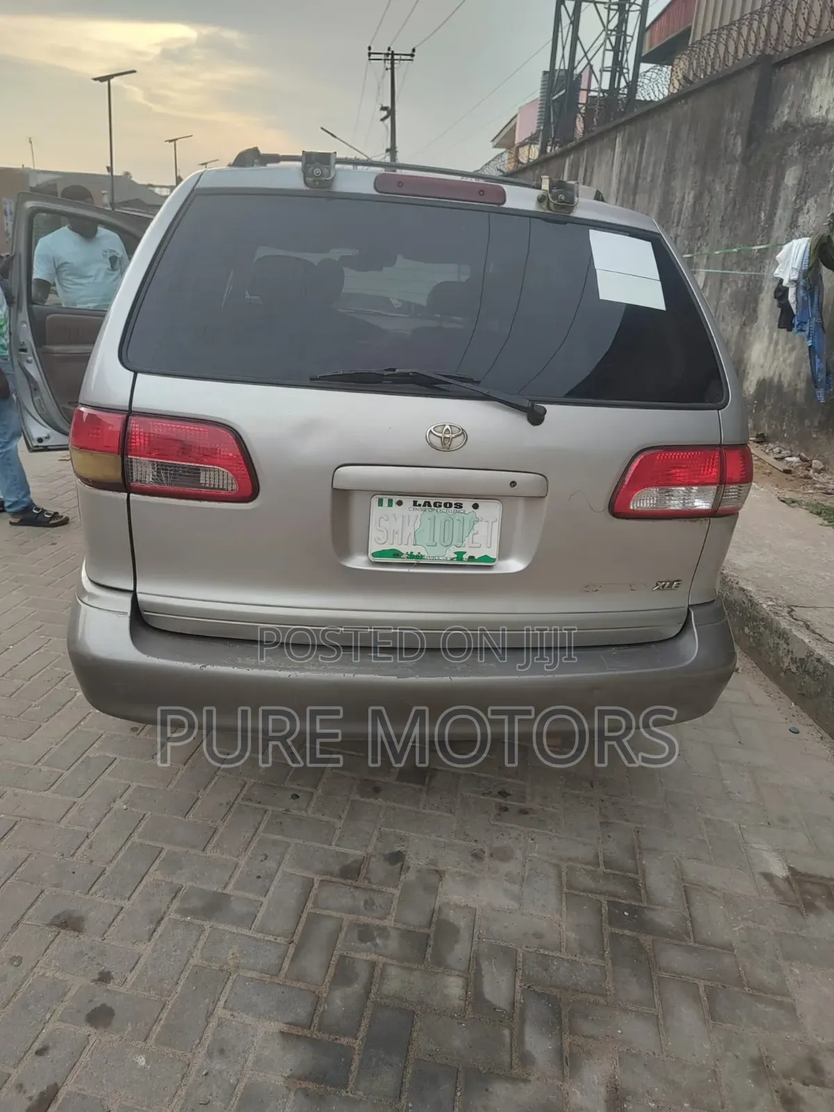 Toyota Sienna 2002
