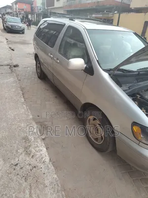 Toyota Sienna 2002