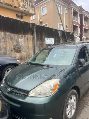 Toyota Sienna 2005 Black