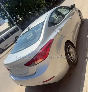 Hyundai Elantra Limited Sedan FWD (2.0L 4cyl 6A) 2017 Gray