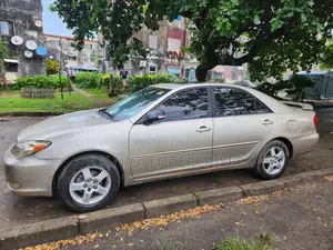 Toyota Camry LE 4dr Sedan (2.4L 4cyl 4A) 2004 Gold