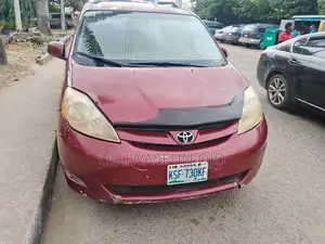 Toyota Sienna 2006 Burgundy
