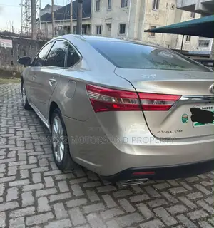 Toyota Avalon 2013 Gold
