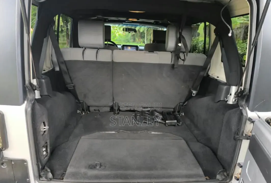 Jeep Wrangler 2010 Silver