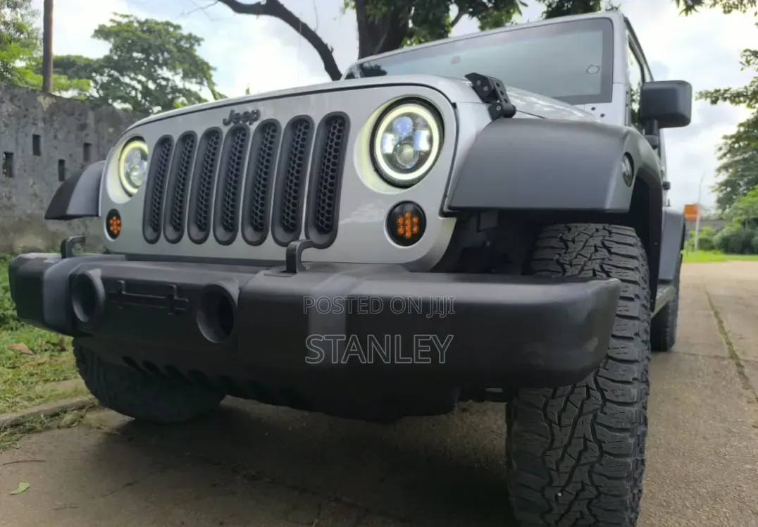 Jeep Wrangler 2010 Silver