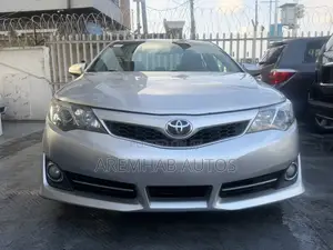 Toyota Camry SE 4dr Sedan (2.5L 4cyl 6A) 2012 Silver