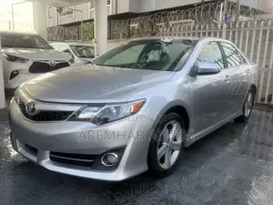 Toyota Camry SE 4dr Sedan (2.5L 4cyl 6A) 2012 Silver