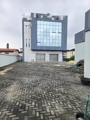 Prime Commercial Property for Lease