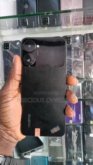 Realme V30 128 GB Black
