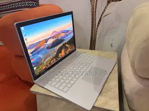 Laptop Microsoft Surface Book 2 8GB Intel Core i5 HDD+SSD 256GB