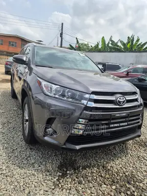 Toyota Highlander XLE 4dr SUV AWD (3.5L 6cyl 6A) 2015