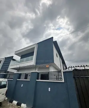 4bdrm Duplex in New Layout for sale