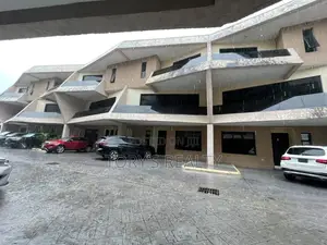 4bdrm Duplex in Lekki Phase 1 for rent