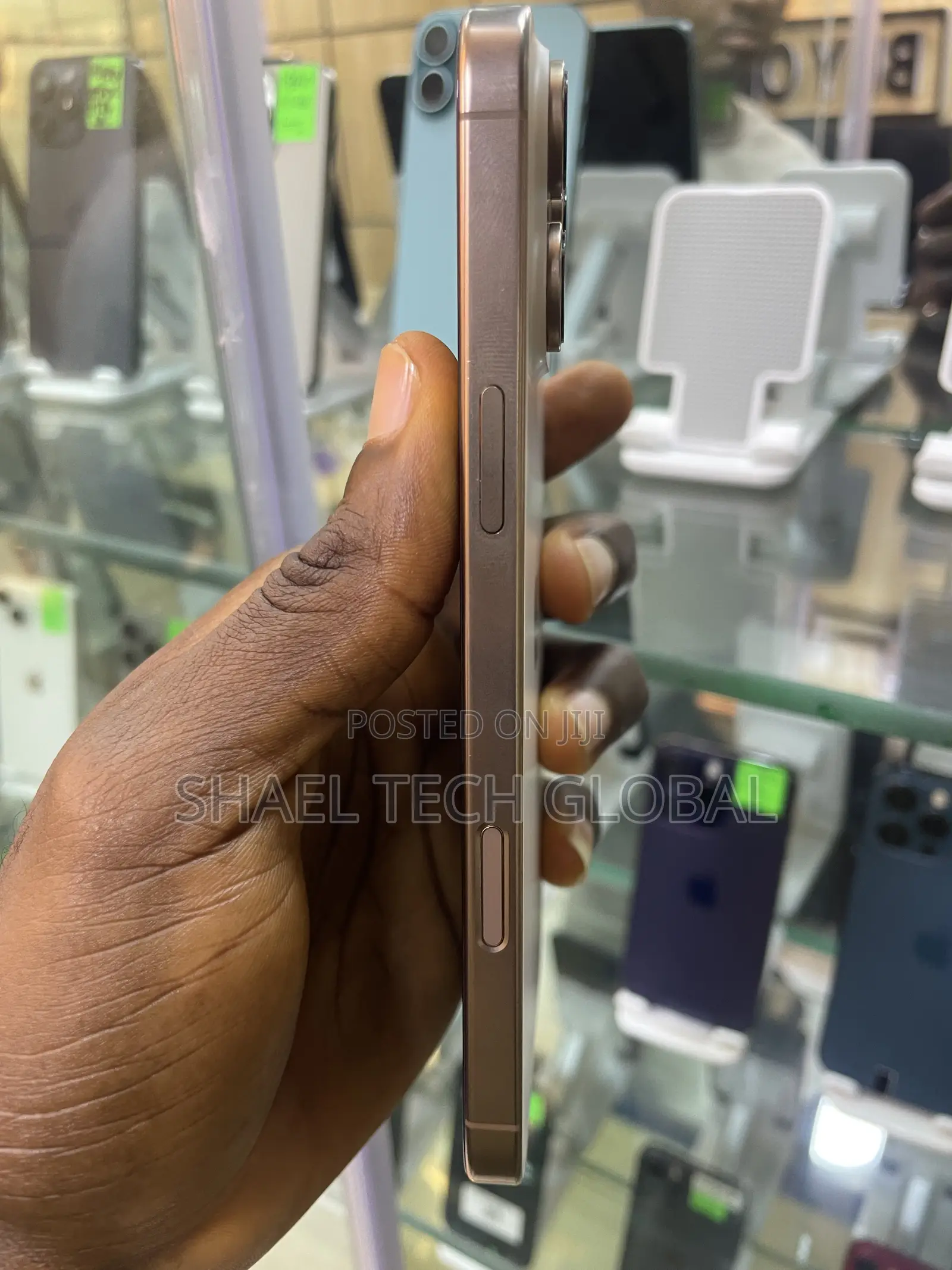 Apple iPhone 16 Pro Max 1 TB Gold