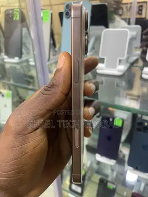 Apple iPhone 16 Pro Max 1 TB Gold