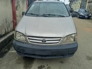 Toyota Sienna 2001 Silver