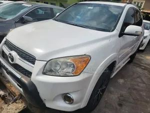 Toyota RAV4 2010 White