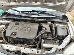 Toyota Corolla 2010 Silver