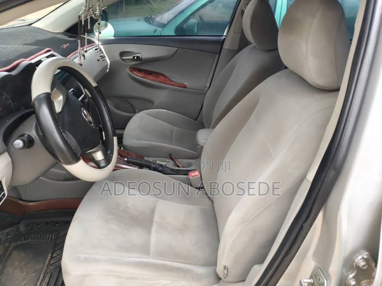 Toyota Corolla 2010 Silver