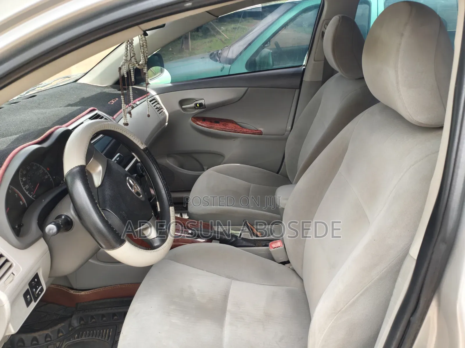 Toyota Corolla 2010 Silver