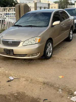 Toyota Corolla LE 2005 Gold
