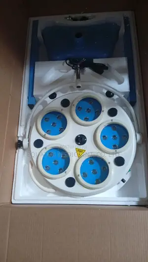 Operating Light 5 Holes