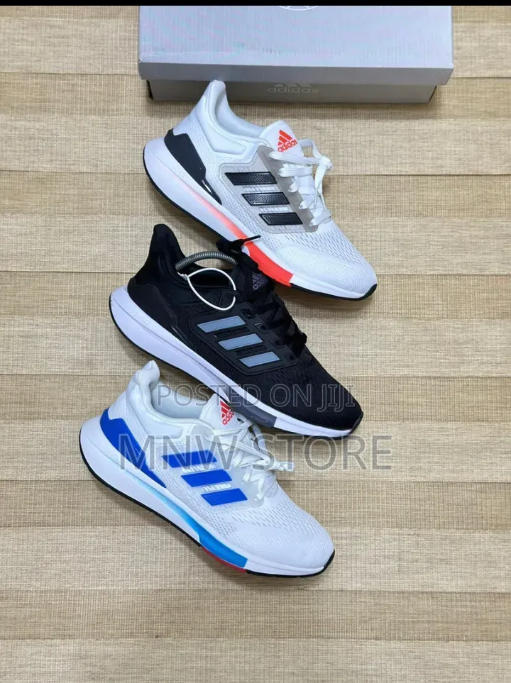 Adidas Sneakers